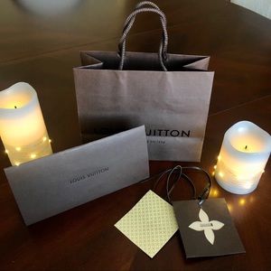 ❤️Authentic Louis Vuitton paper bag & packaging ❤️